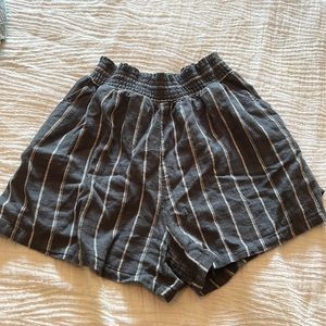 Universal Thread Women's Grey and White Shorts